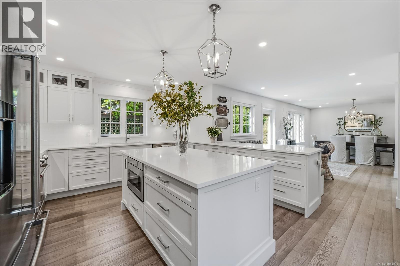 2534 Island Hwy W - 22