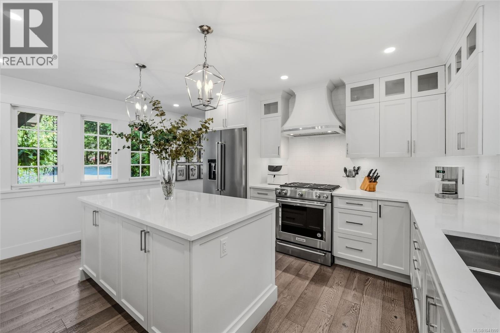 2534 Island Hwy W - 4