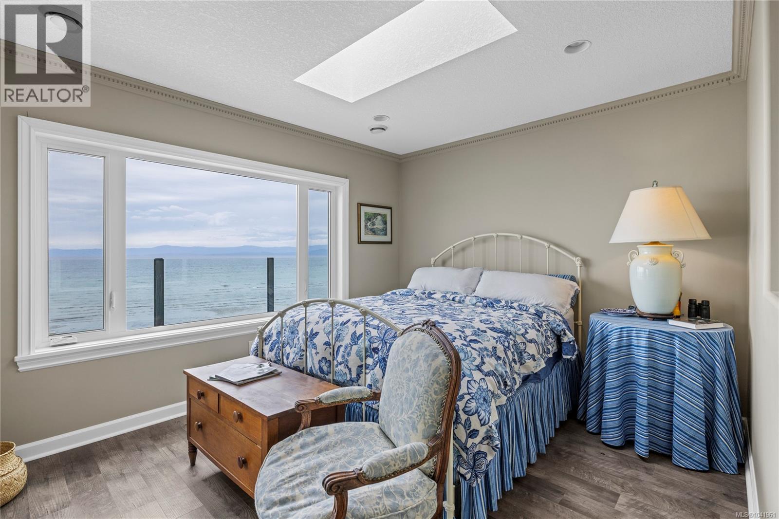 2995 Island Hwy W - 19