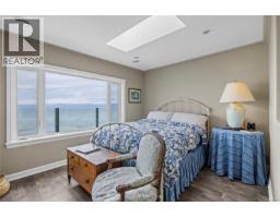 2995 Island Hwy W, Qualicum Beach, BC V9K2H2 Photo 19