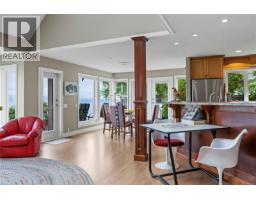 2995 Island Hwy W, Qualicum Beach, BC V9K2H2 Photo 32