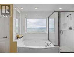 2995 Island Hwy W, Qualicum Beach, BC V9K2H2 Photo 35