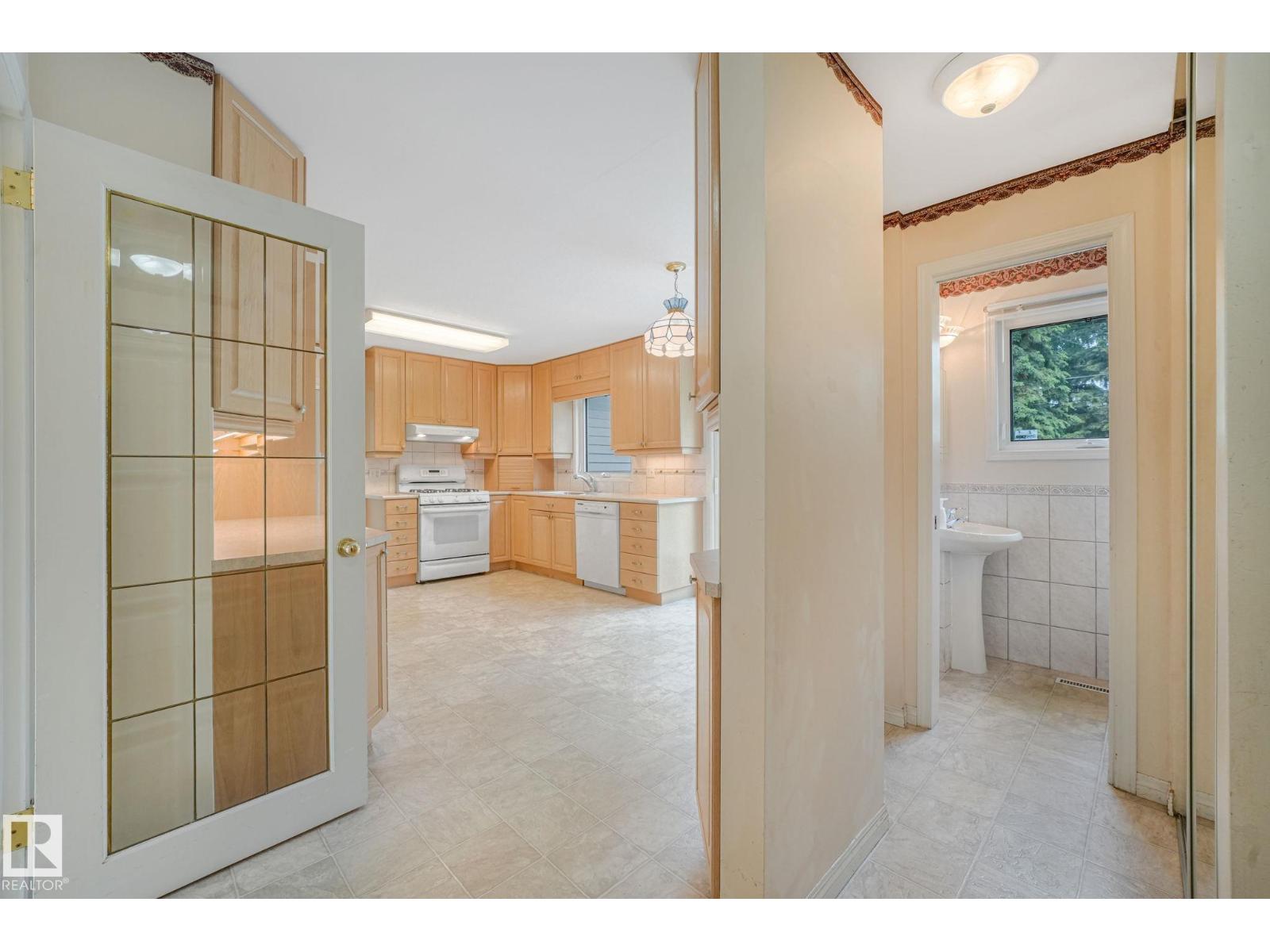 13320 79 AV NW - 22