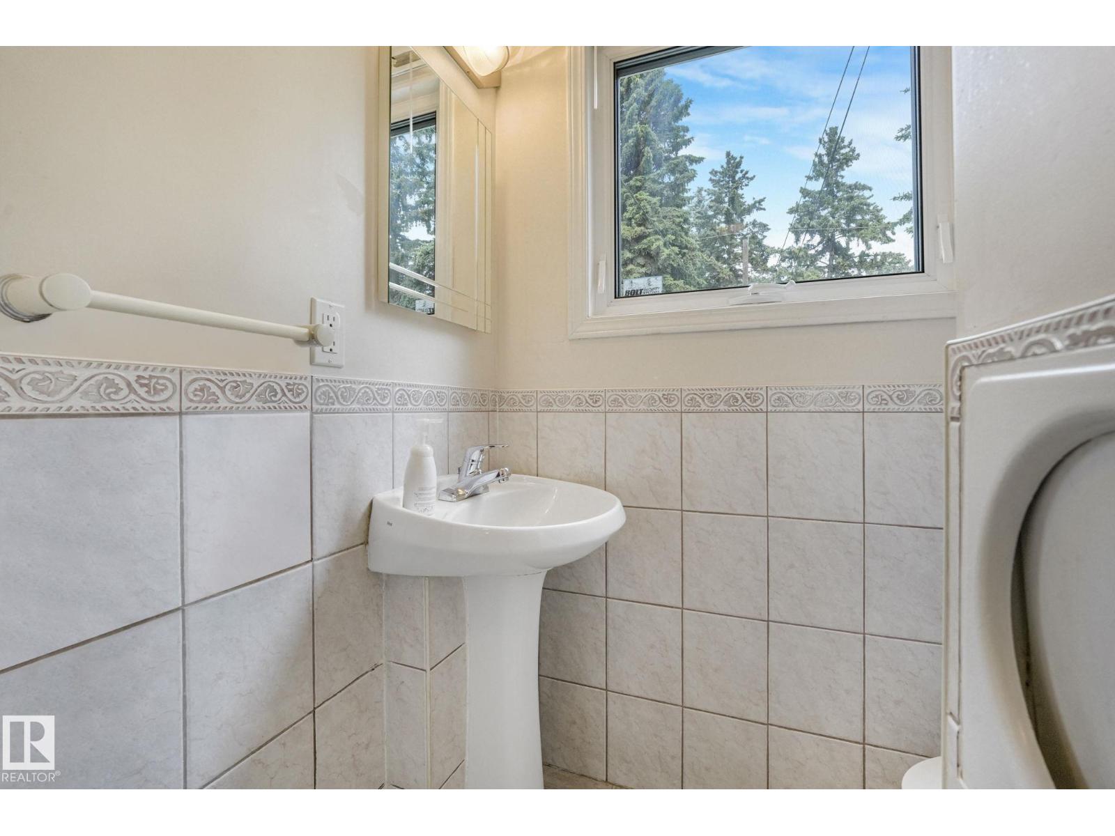 13320 79 AV NW - 23
