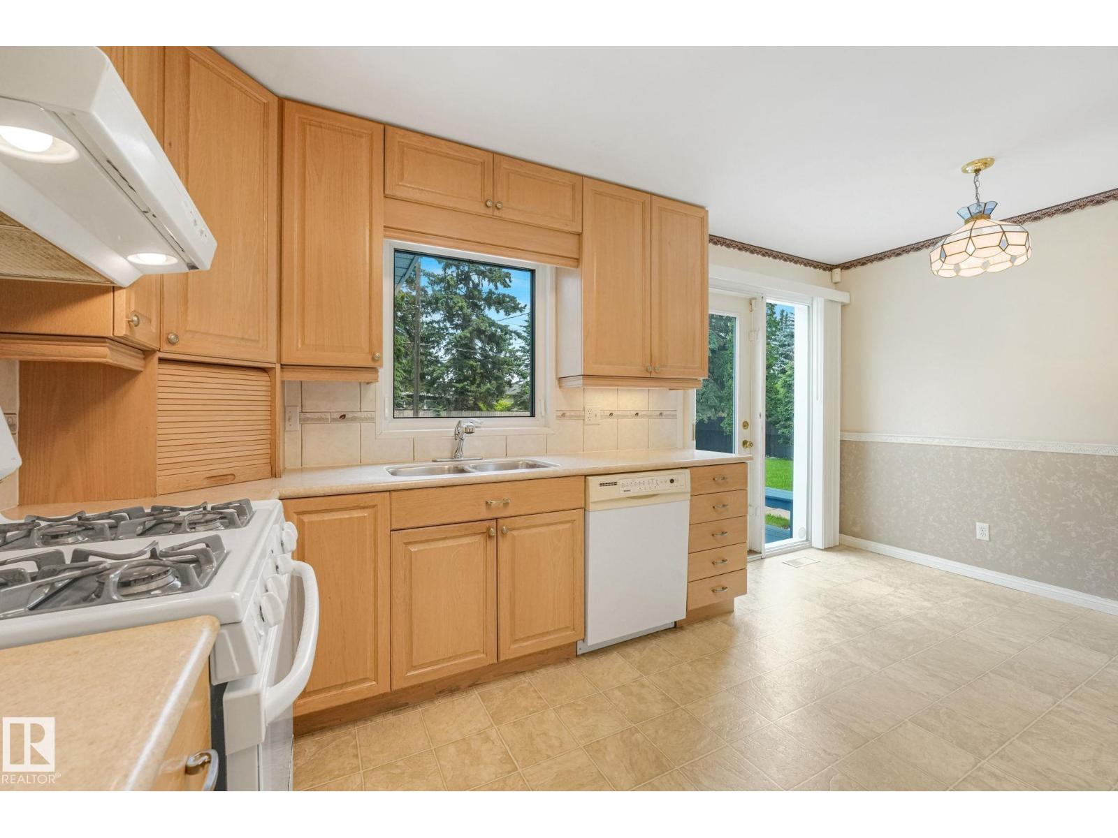 13320 79 AV NW - 20