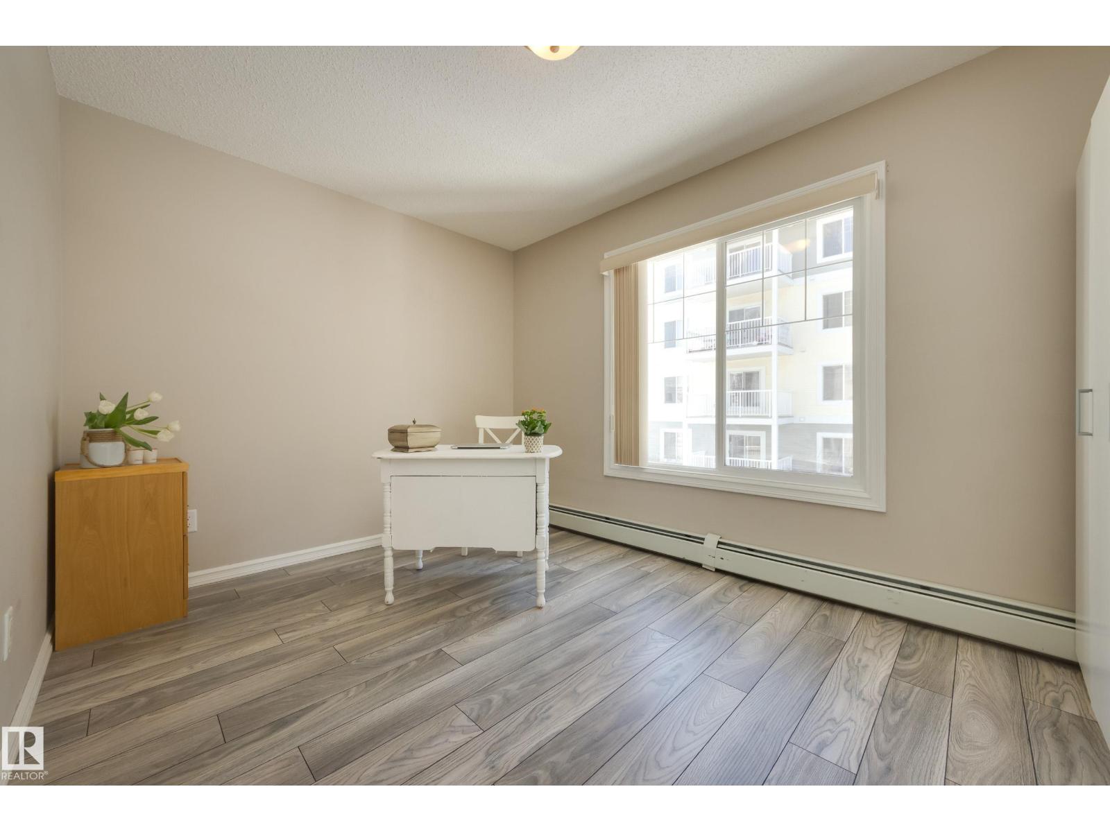 #213 4403 23 ST NW - 16