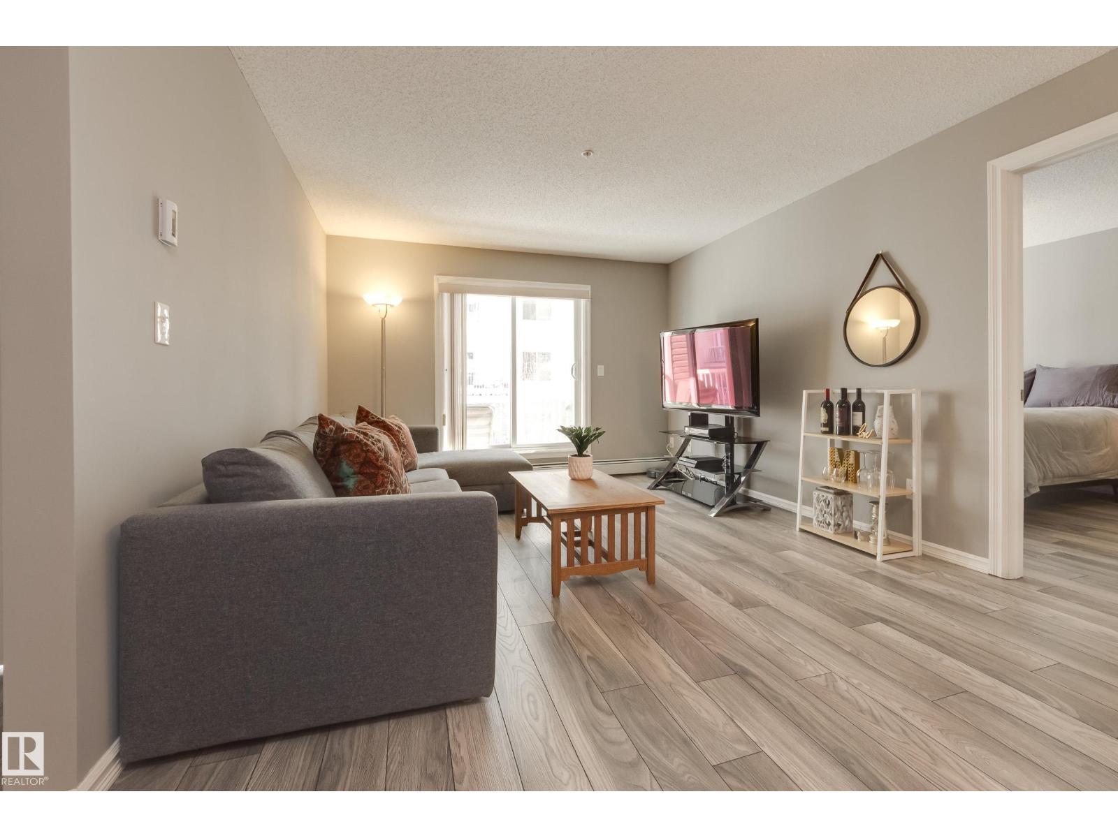 #213 4403 23 ST NW - 8