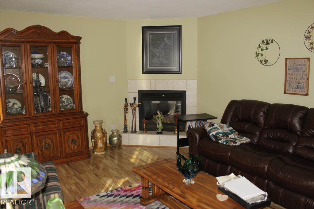 5108 53 AV — photo 7