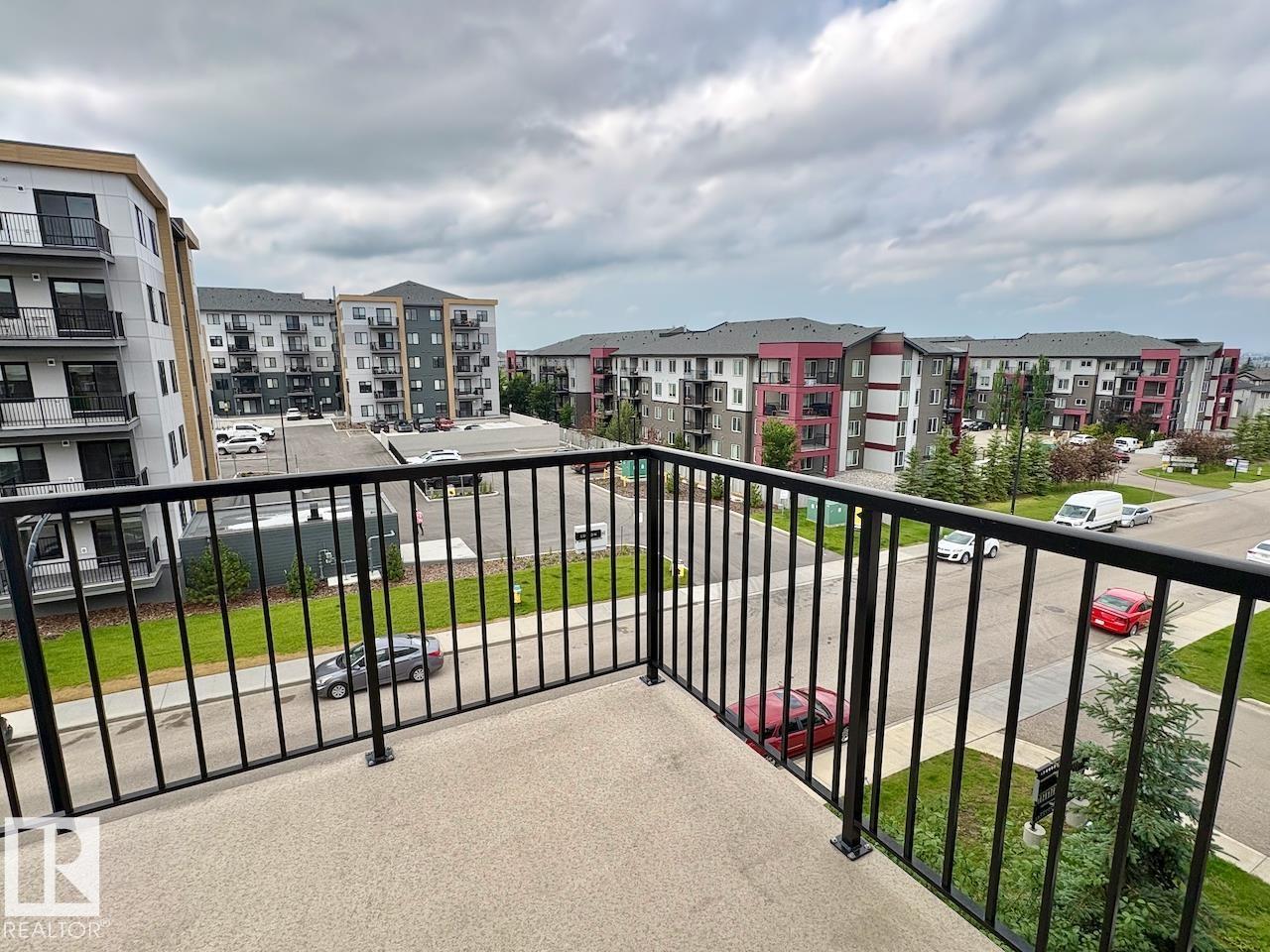 #417 5404 7 AV SW - 32