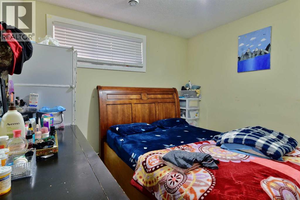 18 Redstone Manor NE - 35