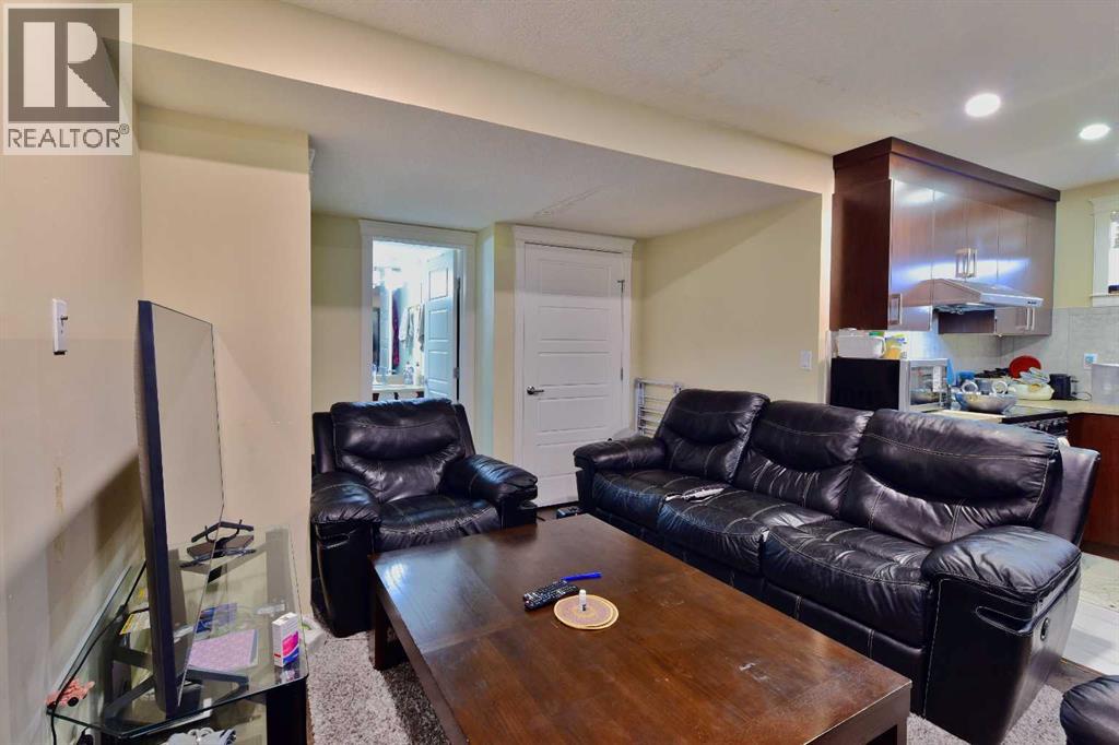 18 Redstone Manor NE - 32