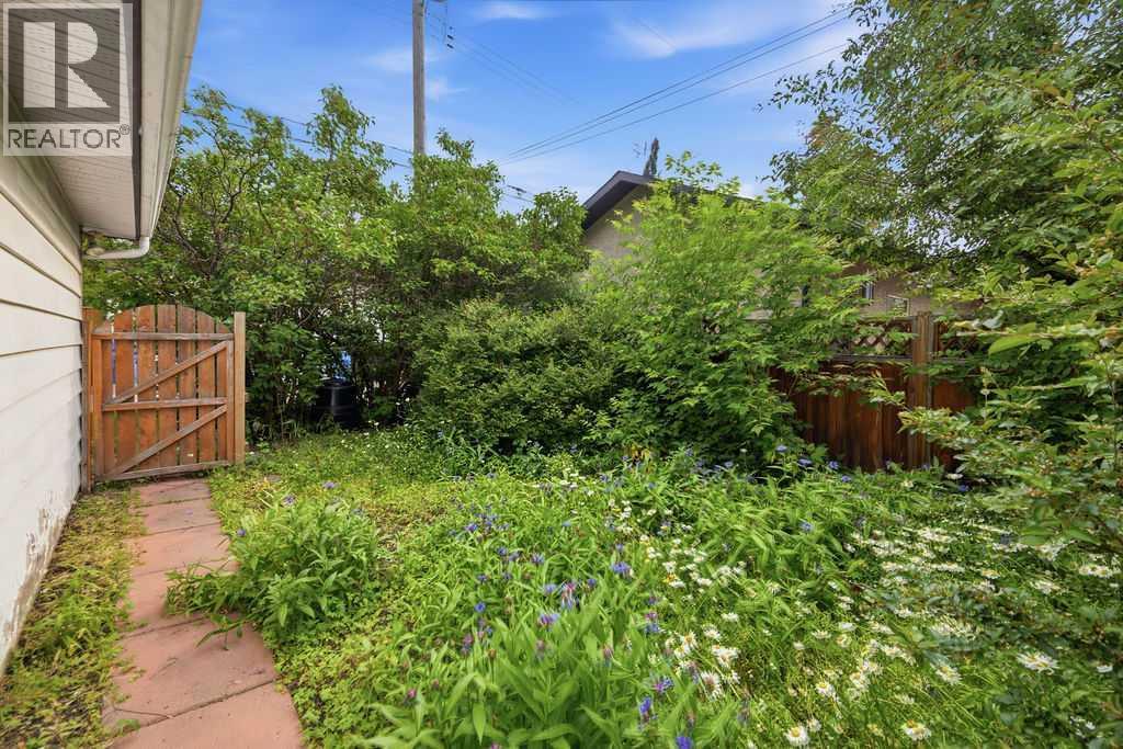 445 29 Avenue NW — photo 36