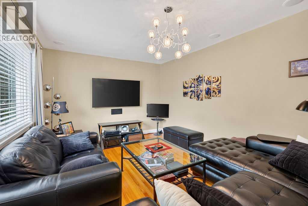 445 29 Avenue NW - photo 4
