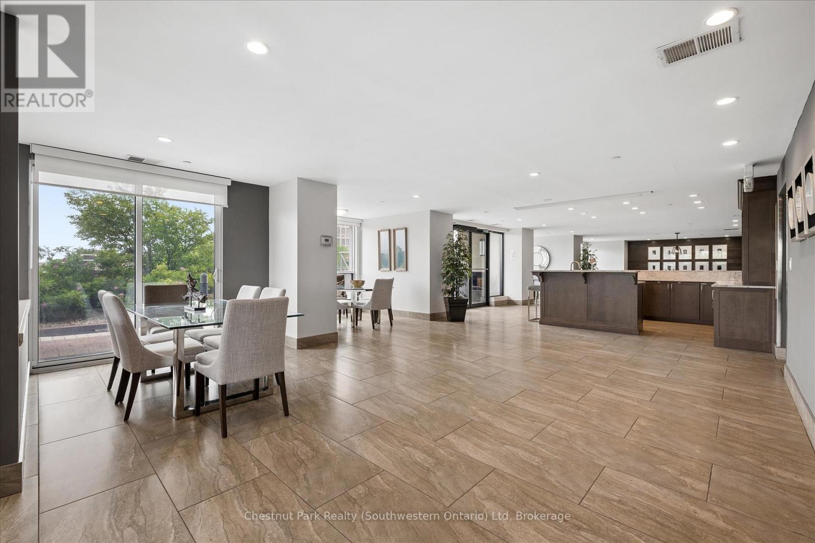 #405 160 MACDONELL STREET - 32