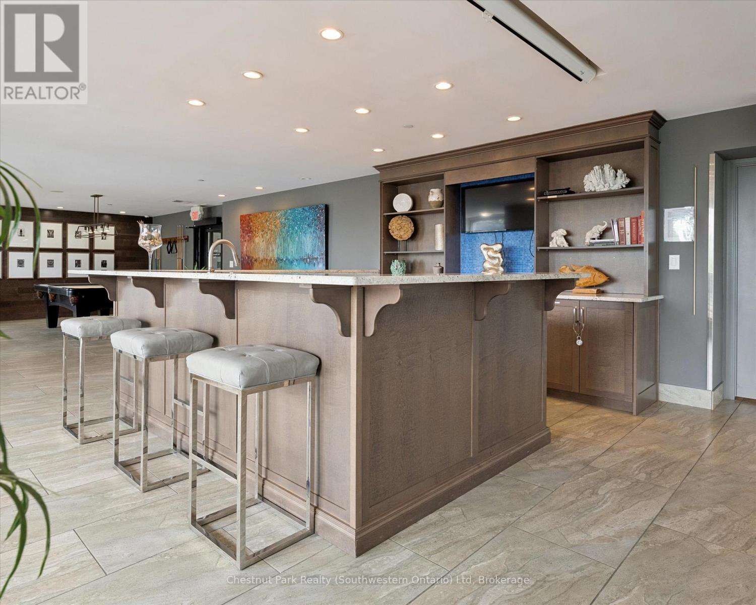#405 160 MACDONELL STREET - 34
