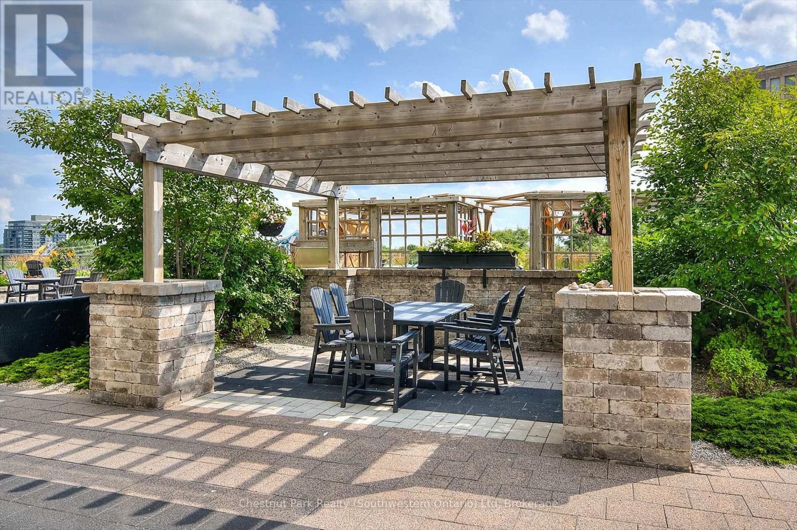 #405 160 MACDONELL STREET - 40