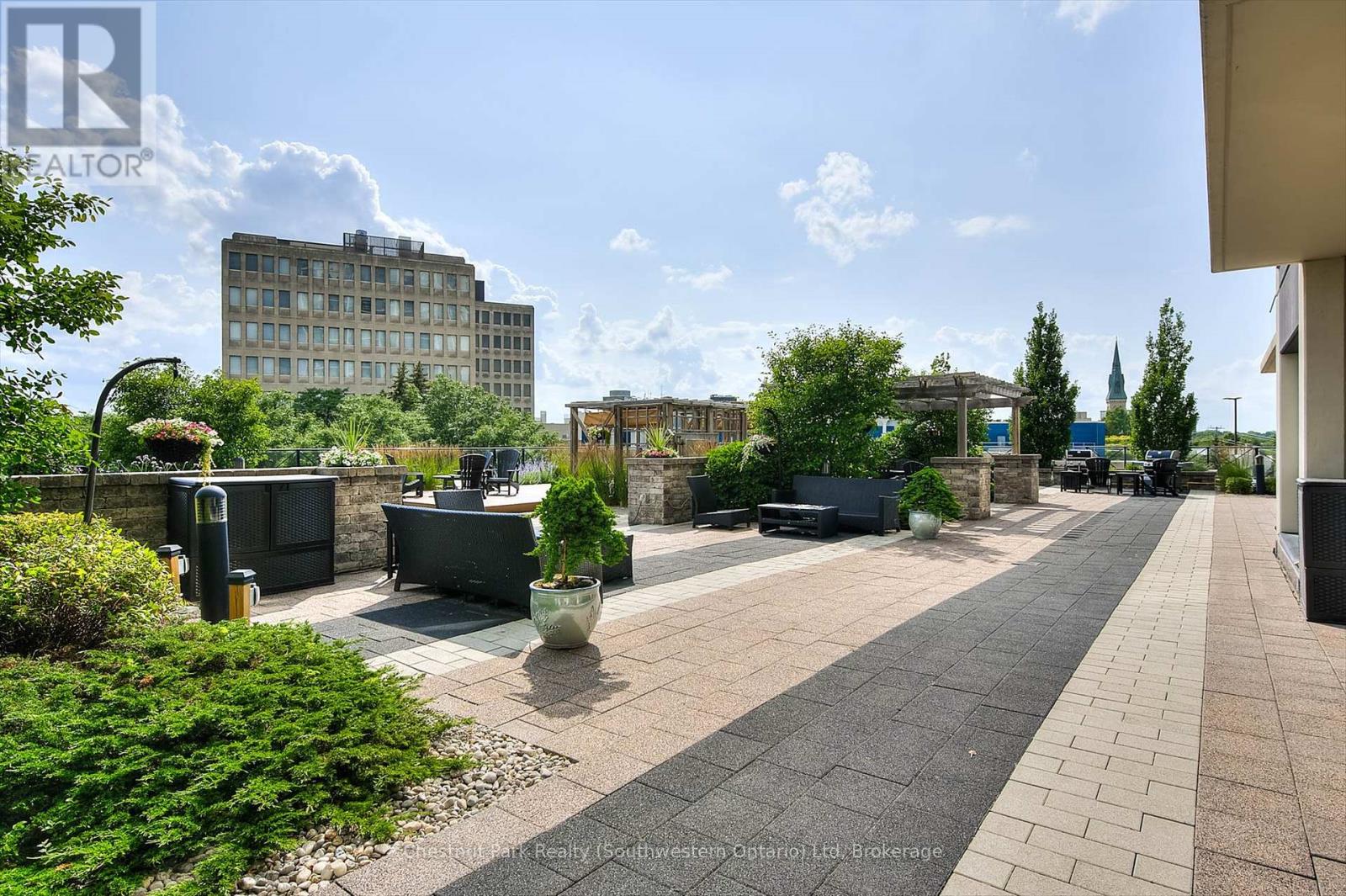 #405 160 MACDONELL STREET - 39