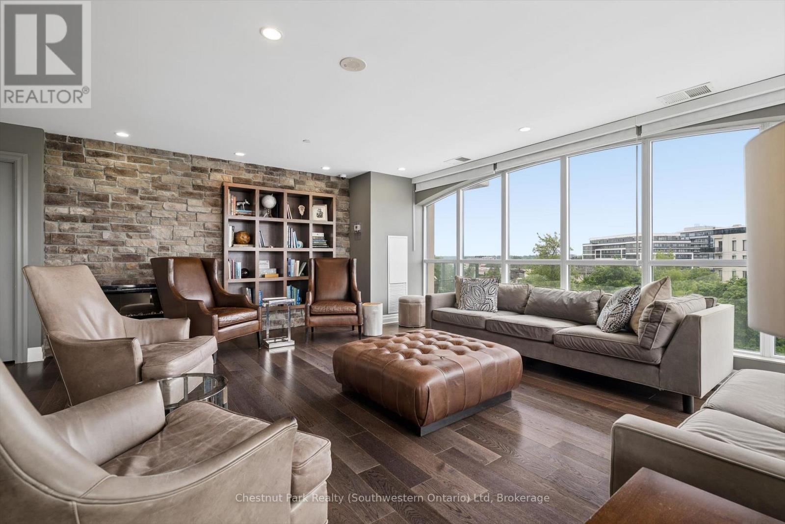 #405 160 MACDONELL STREET - 31