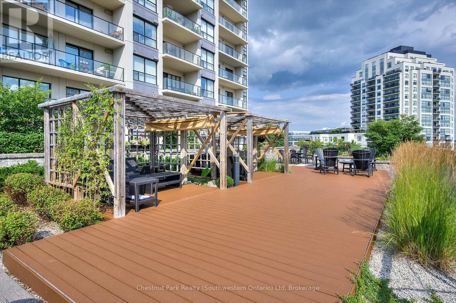 #405 160 MACDONELL STREET - 41