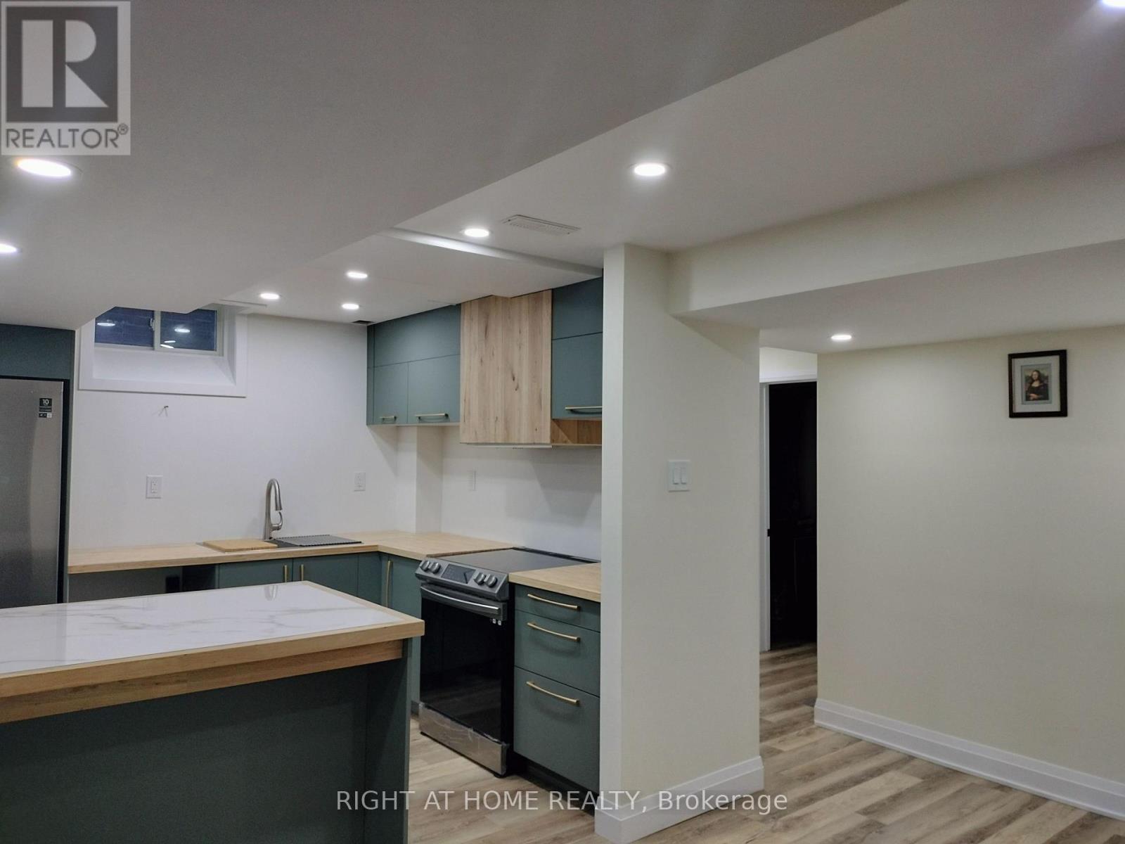 154 PETER RUPERT AVENUE - 34