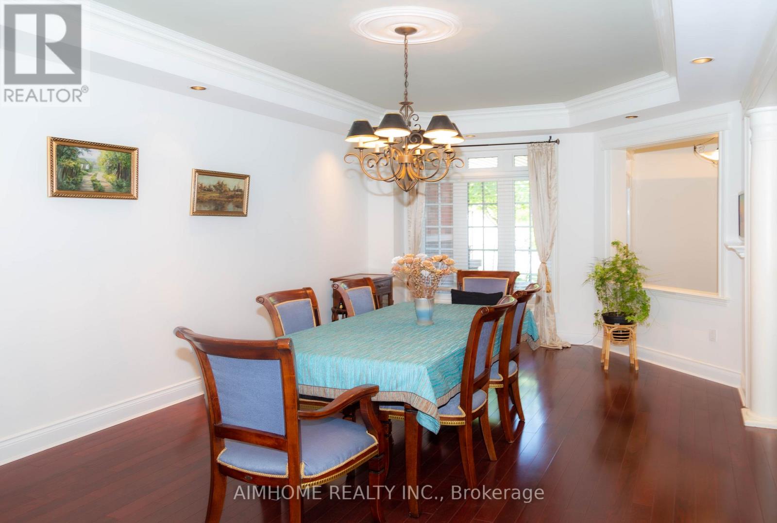 61 WESTBURY COURT - 4