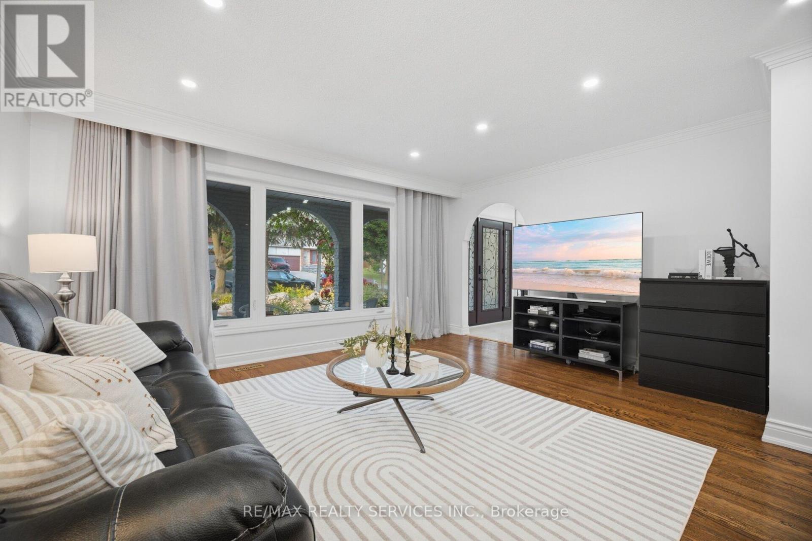 133 ROMFIELD CIRCUIT - 12