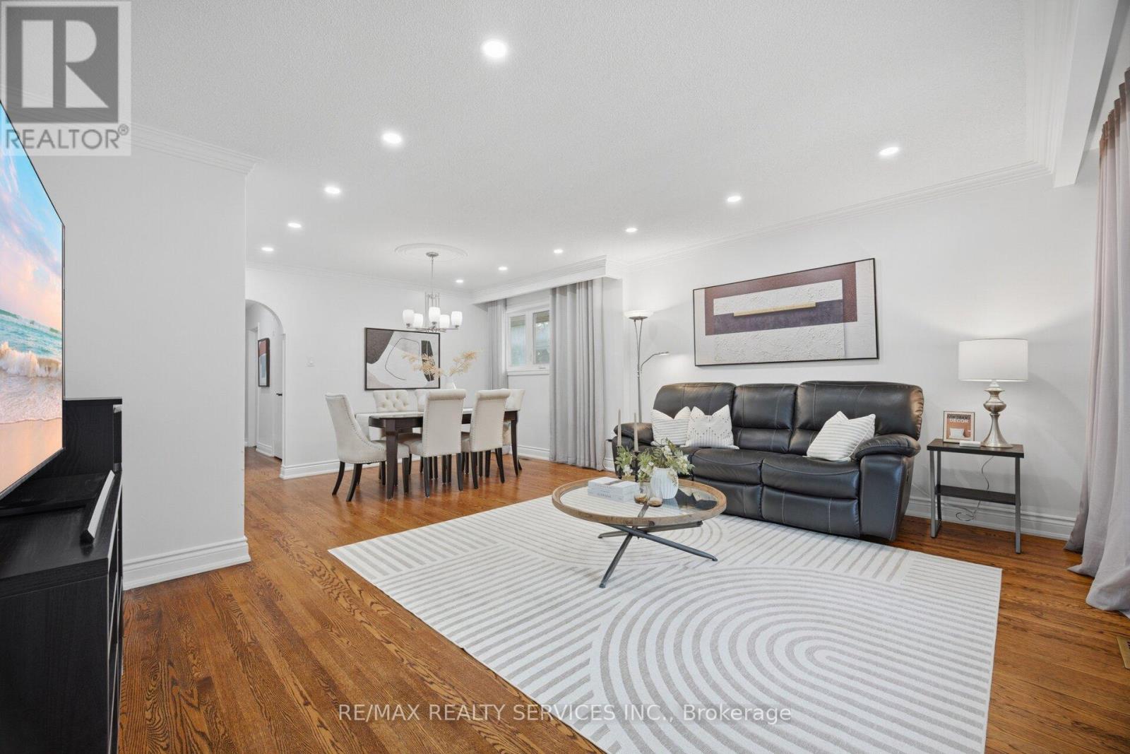 133 ROMFIELD CIRCUIT - 13