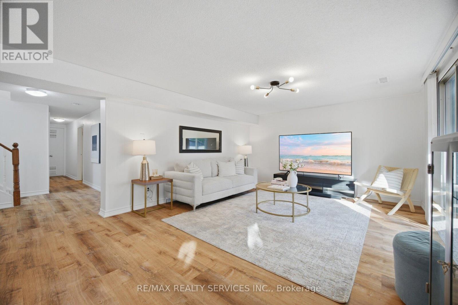 133 ROMFIELD CIRCUIT - 29