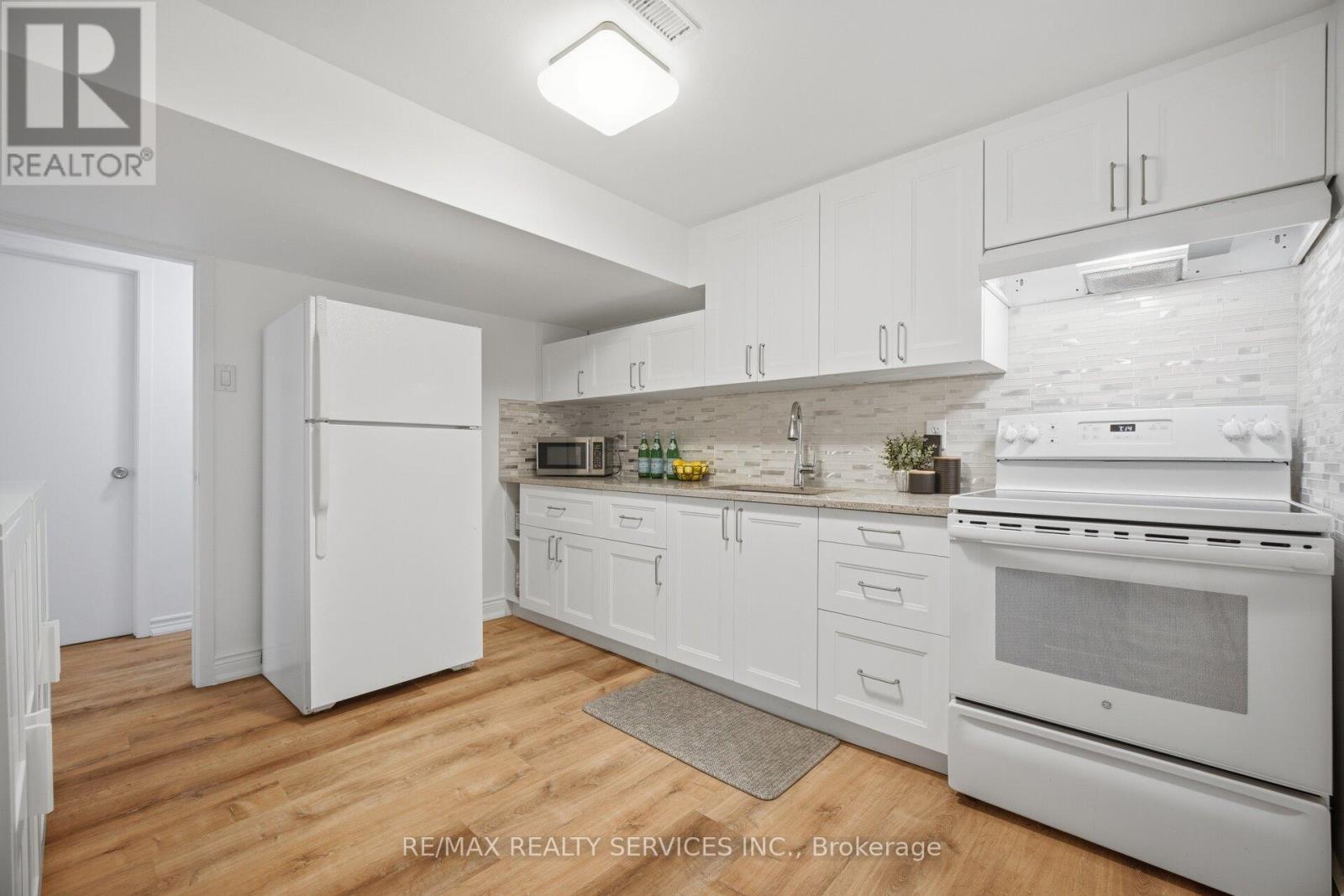 133 ROMFIELD CIRCUIT - 36