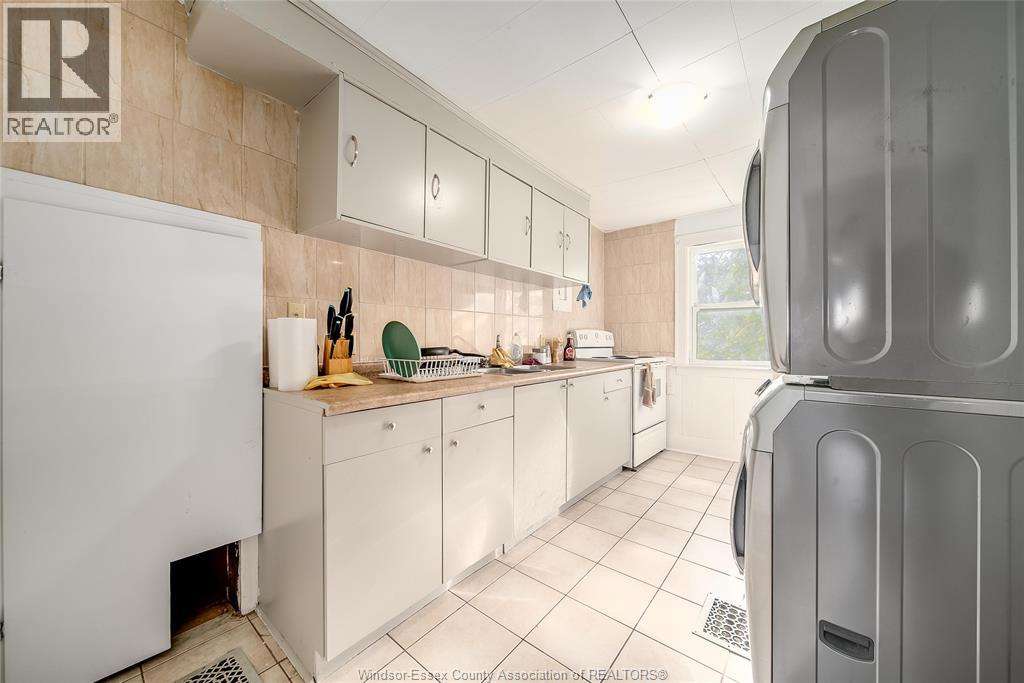 1531 WINDSOR AVENUE - 25