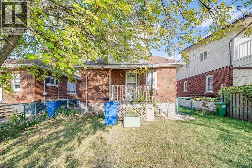 1531 WINDSOR AVENUE - 32