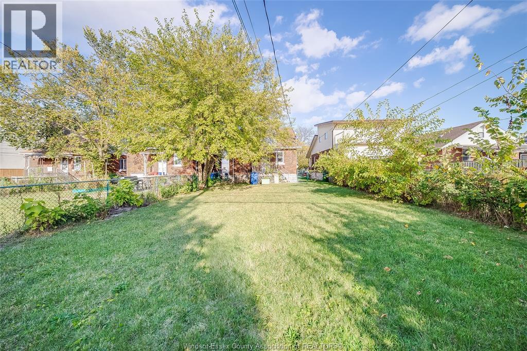 1531 WINDSOR AVENUE - 33