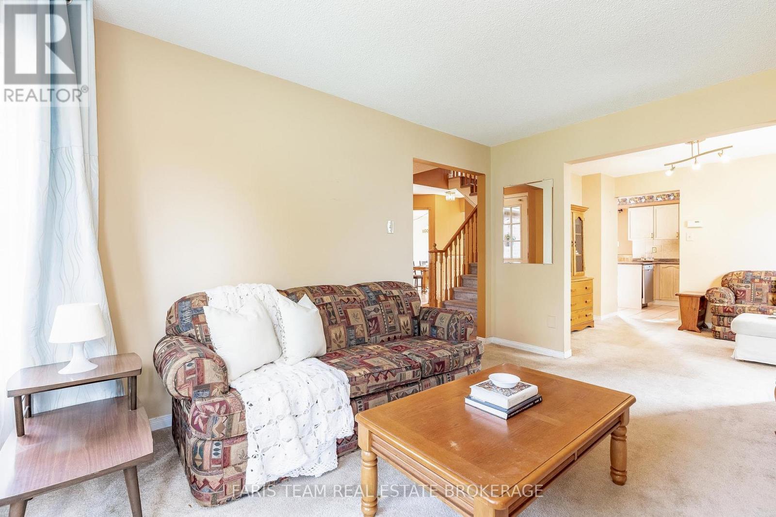 230 MARY ANNE DRIVE - 15