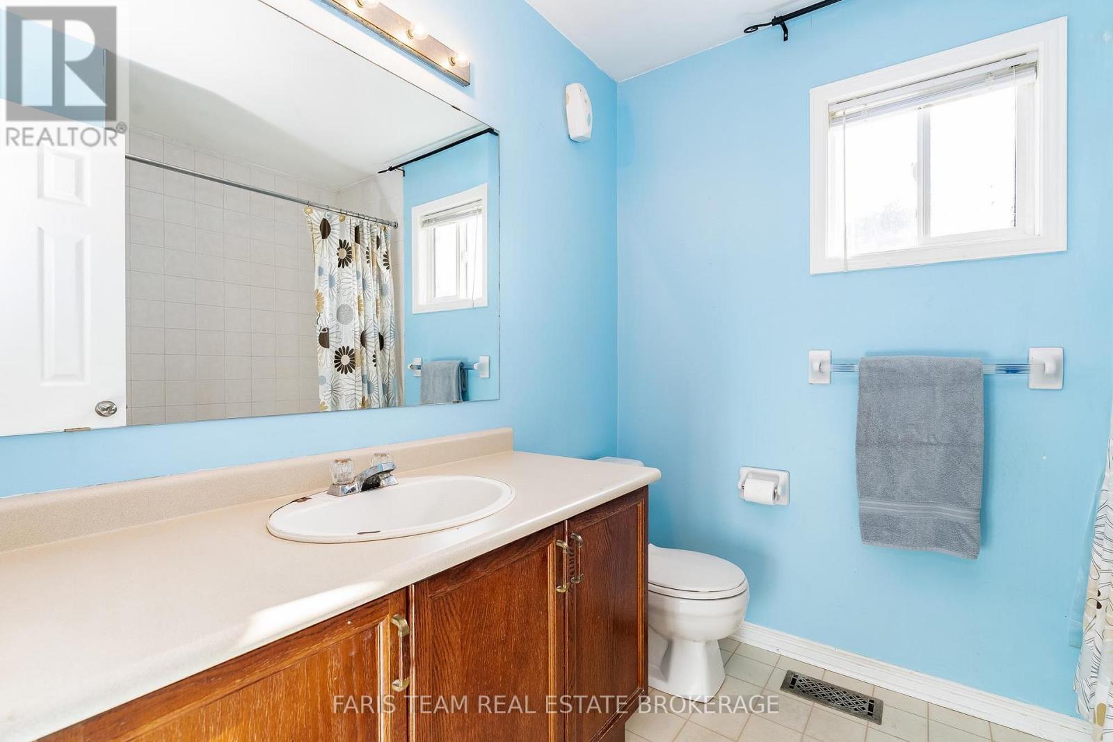 230 MARY ANNE DRIVE - 27