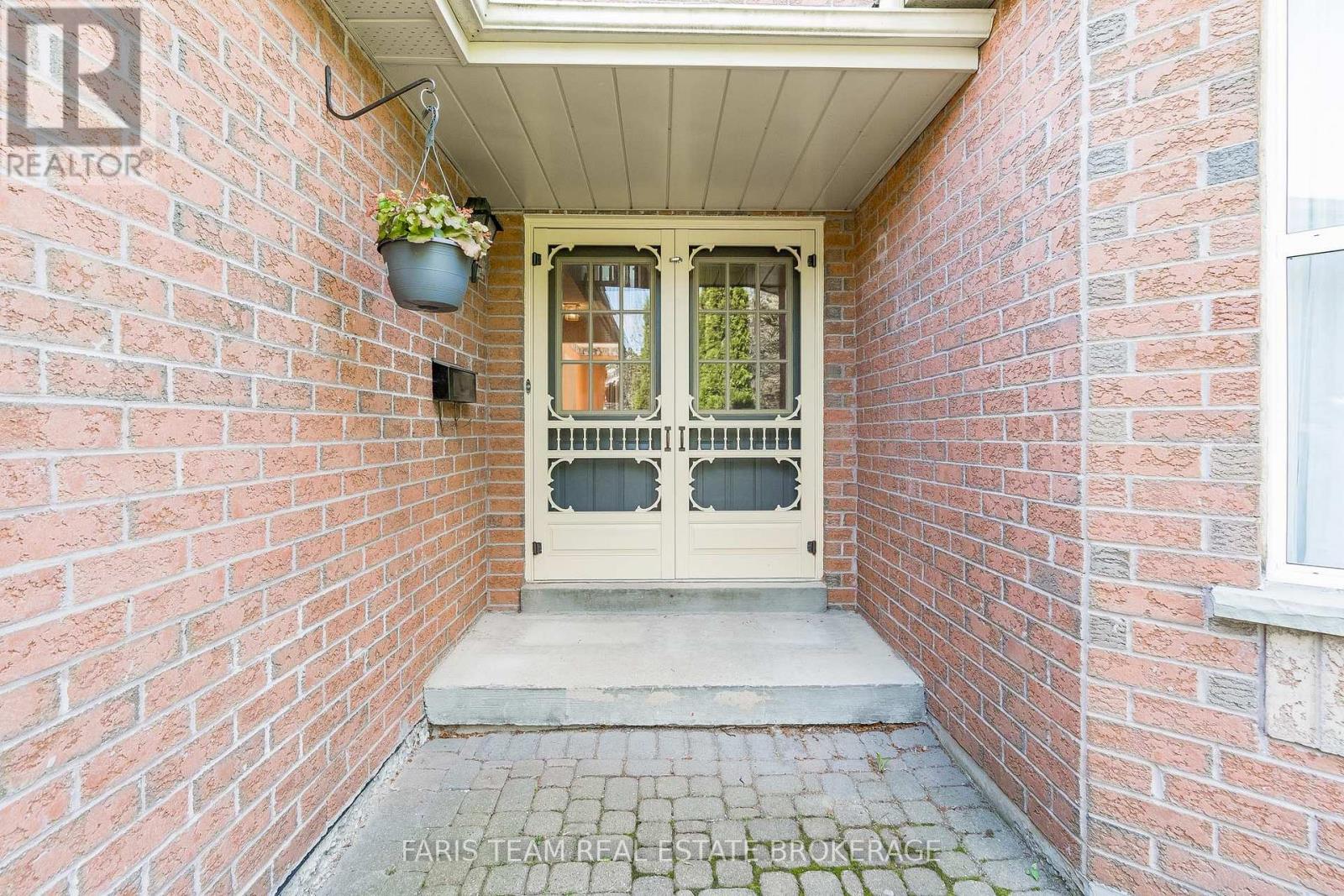 230 MARY ANNE DRIVE - 4