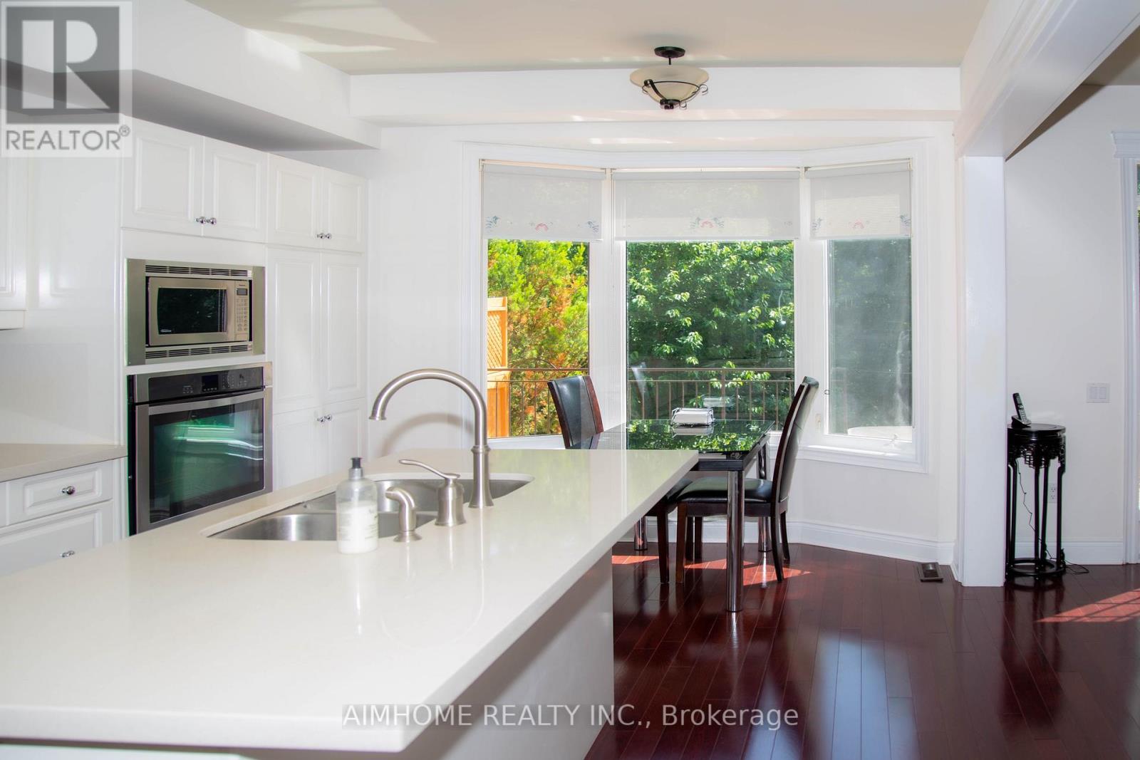 61 WESTBURY COURT - 13