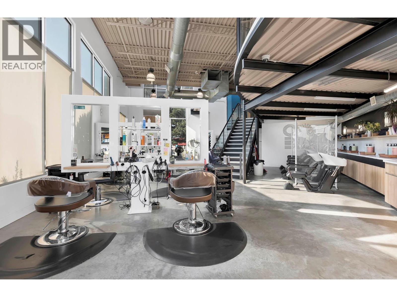  1300 SUMMIT Drive, Kamloops