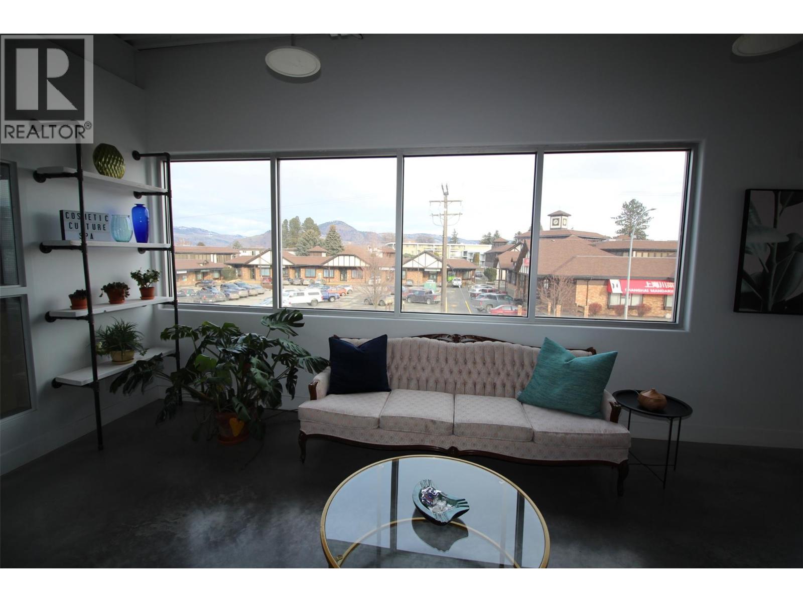  1300 SUMMIT Drive, Kamloops