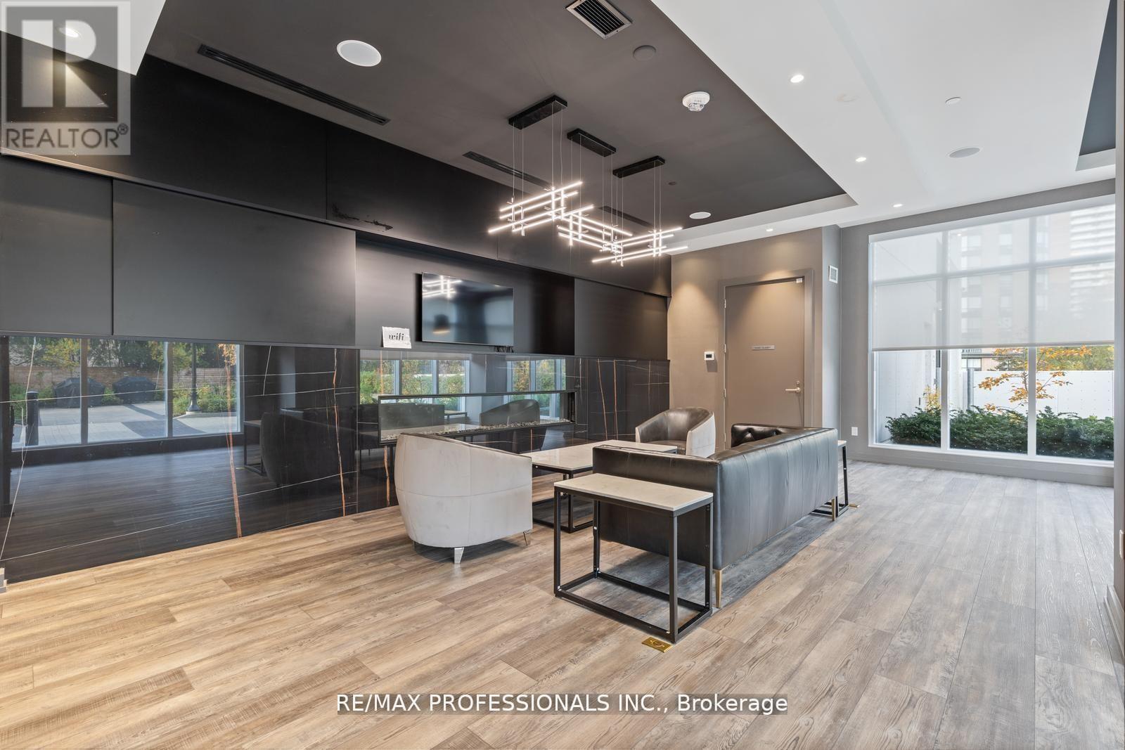 #1603 10 WILBY CRESCENT - 17
