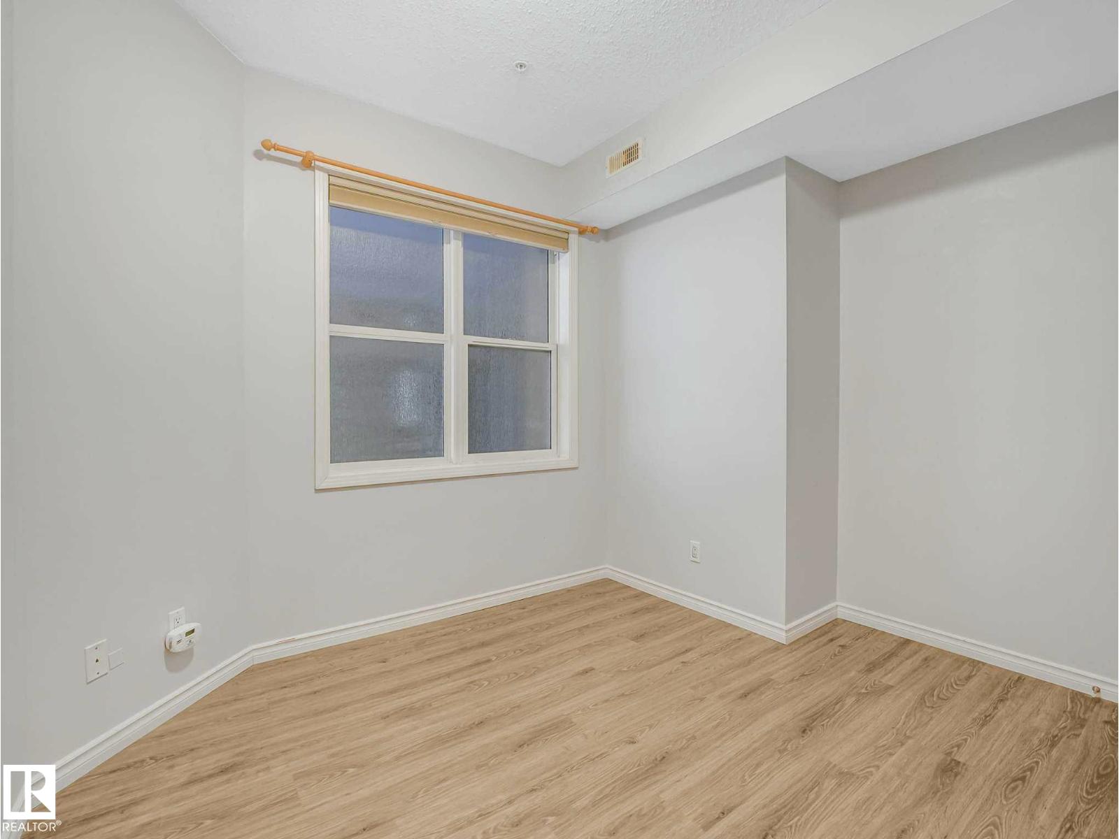 #112 11039 83 AV NW - 24