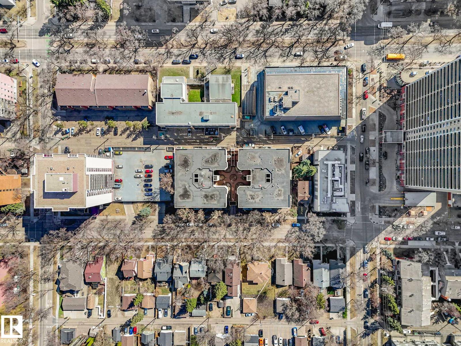 #112 11039 83 AV NW - 49