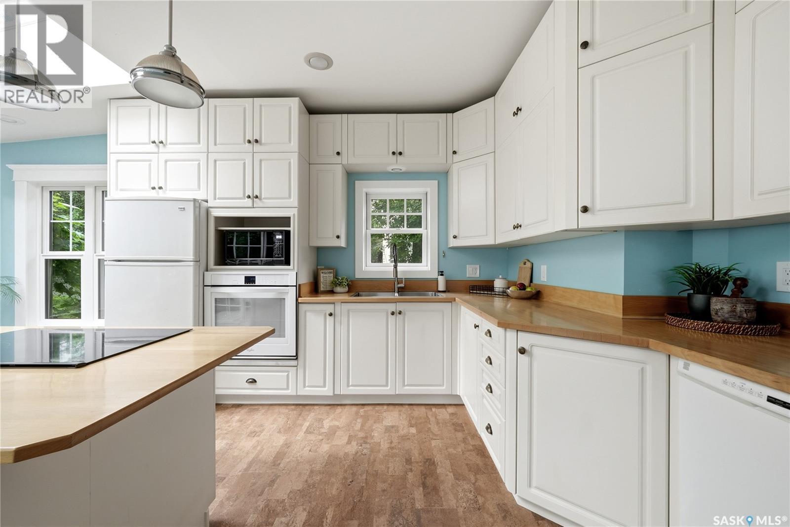 3008 Victoria AVENUE — photo 11