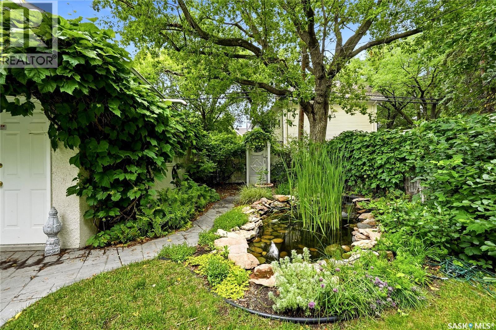 3008 Victoria AVENUE — photo 47