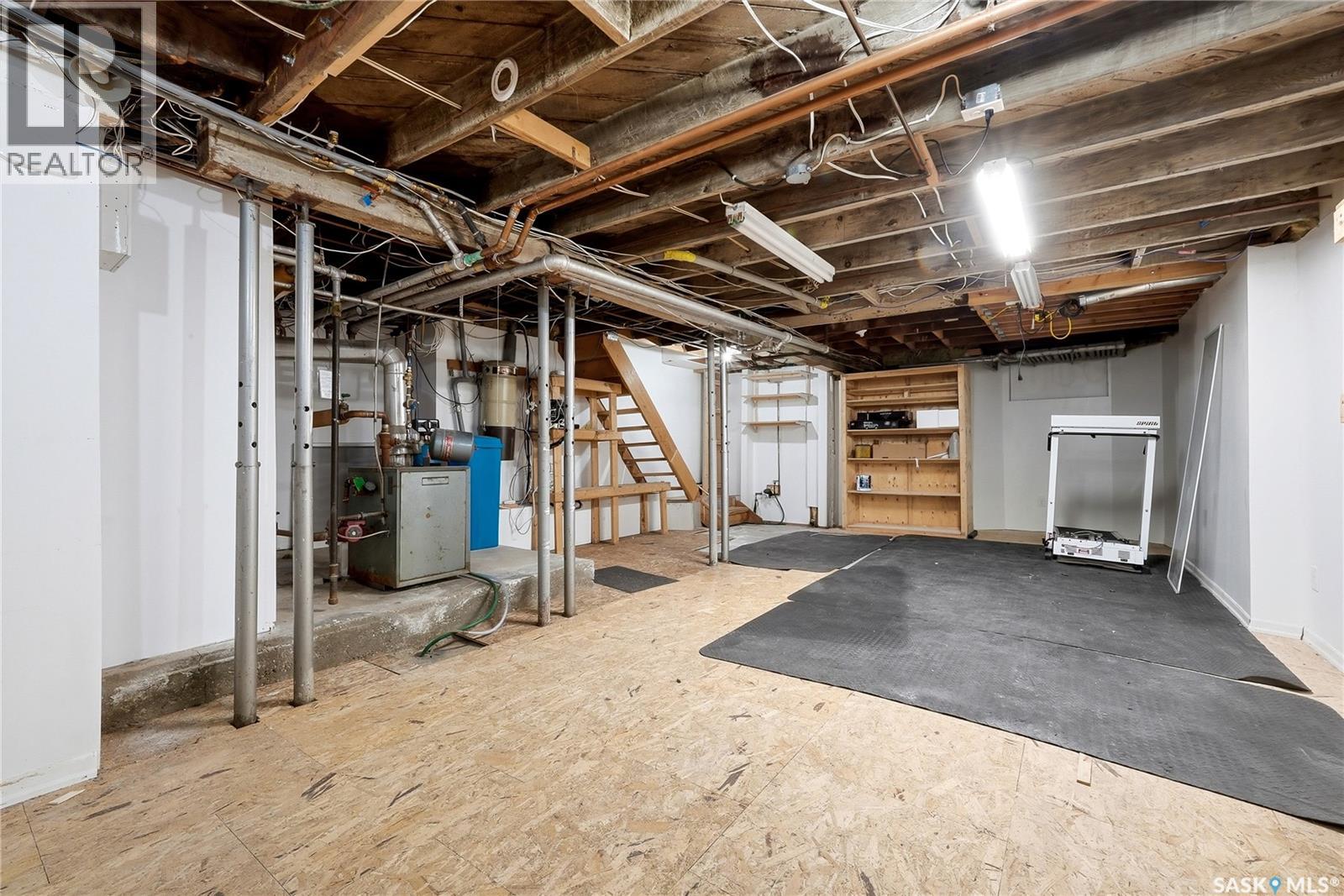 3008 Victoria AVENUE — photo 42