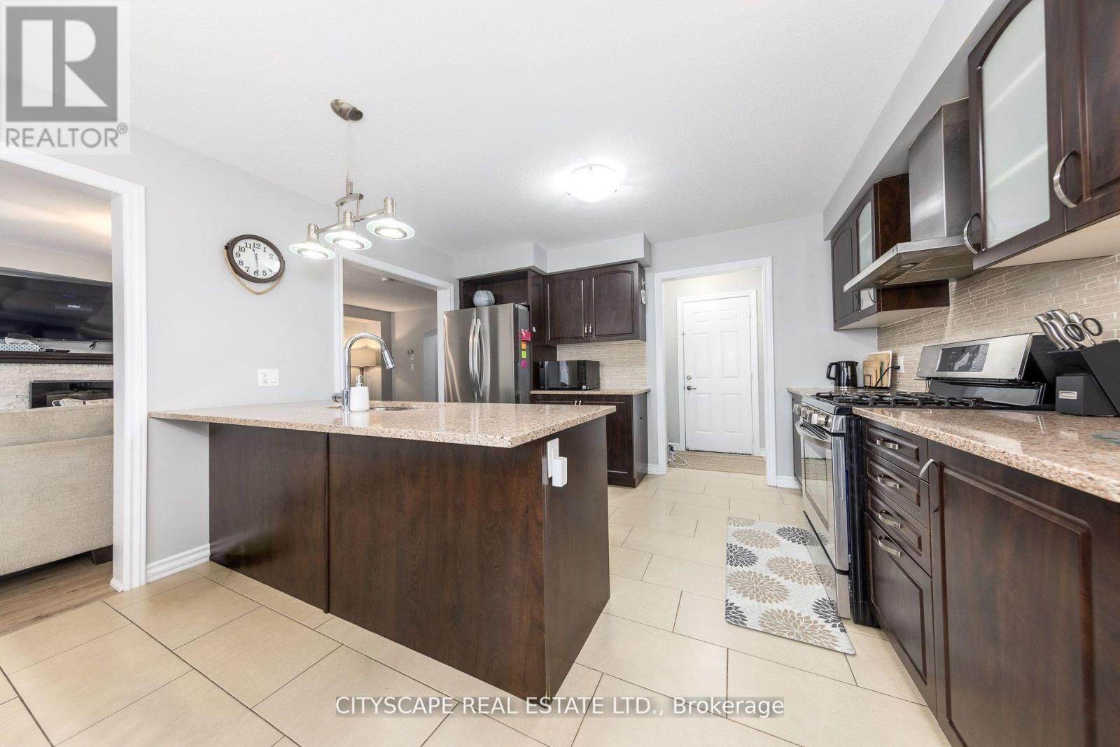 121 CRAFTER CRESCENT - 10