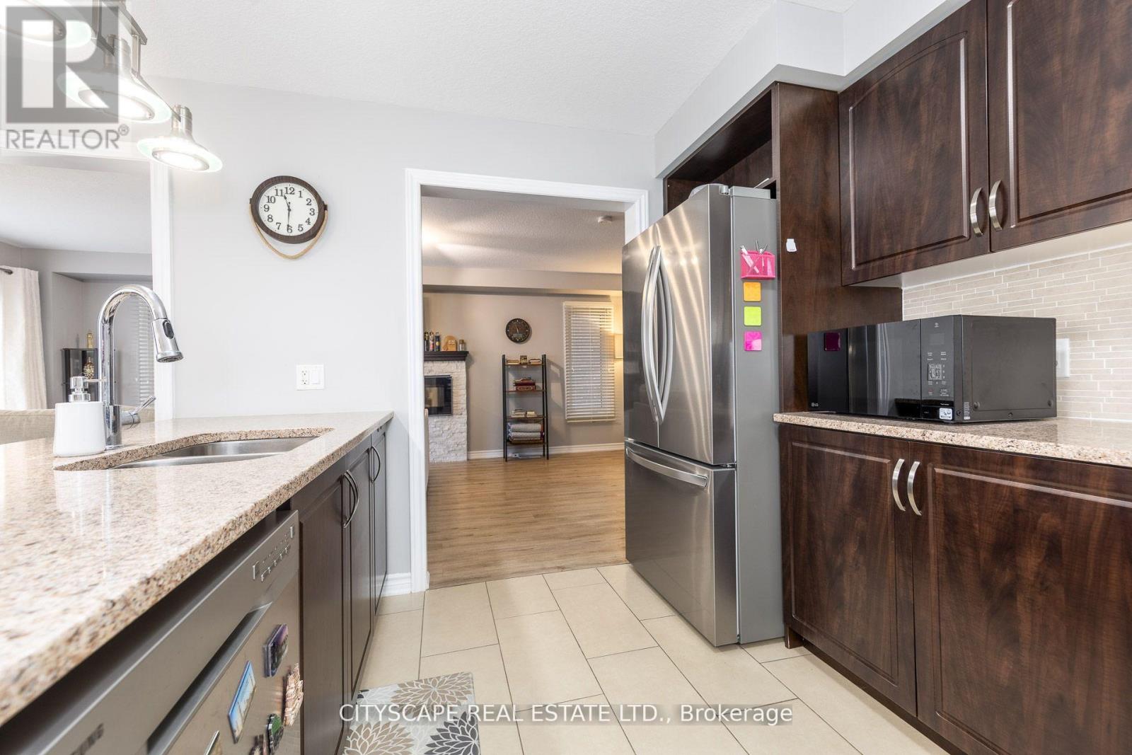 121 CRAFTER CRESCENT - 12