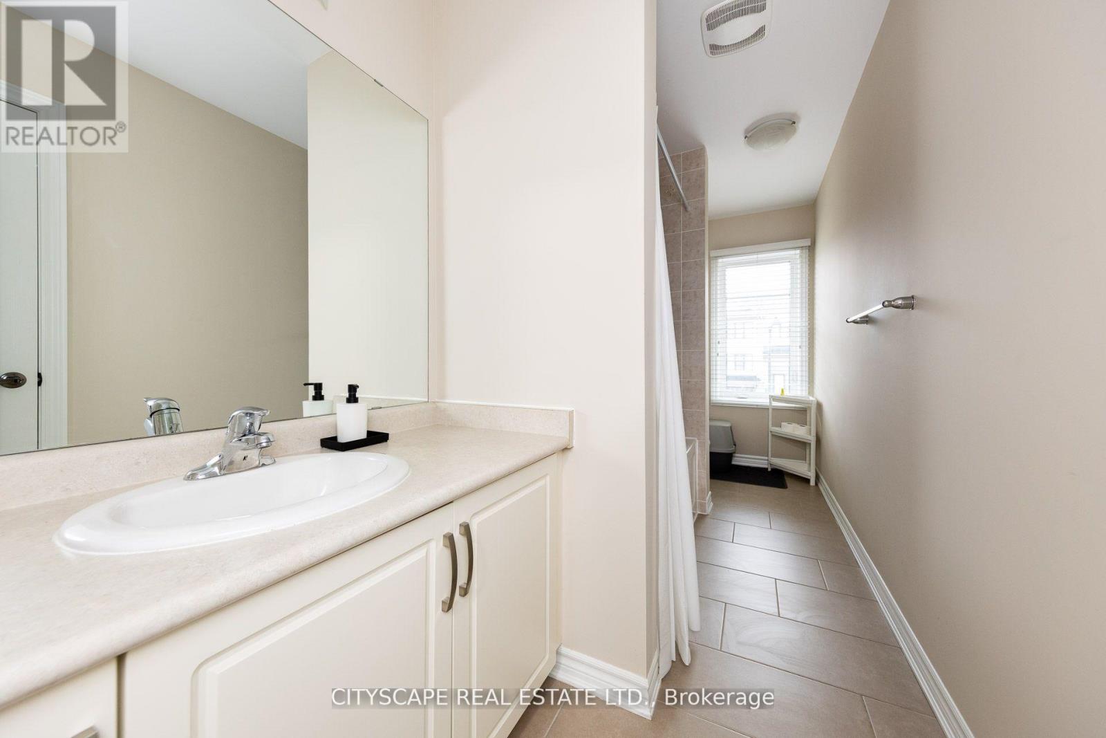 121 CRAFTER CRESCENT - 26
