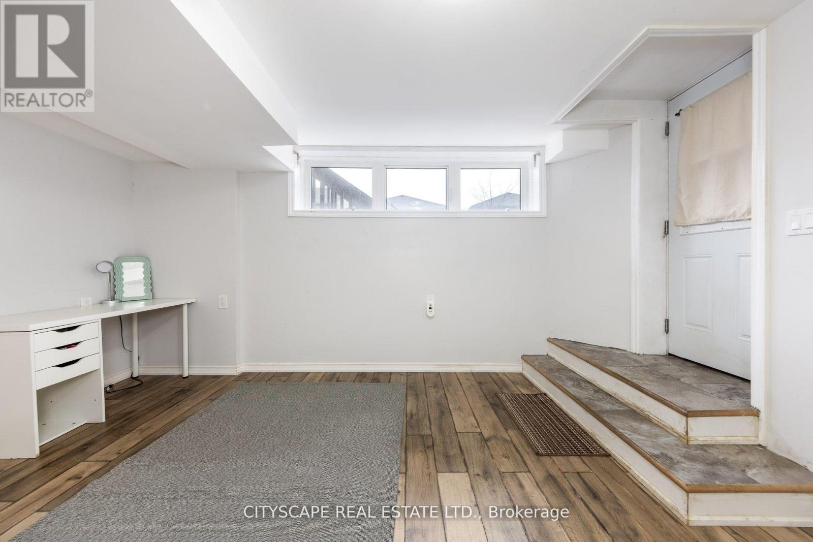 121 CRAFTER CRESCENT - 36