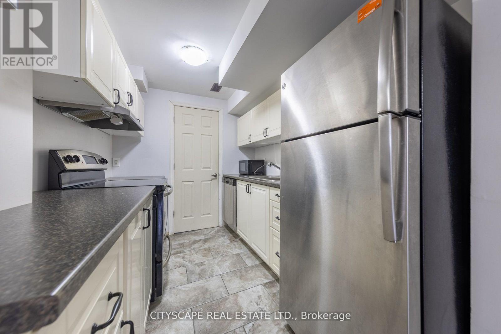 121 CRAFTER CRESCENT - 38