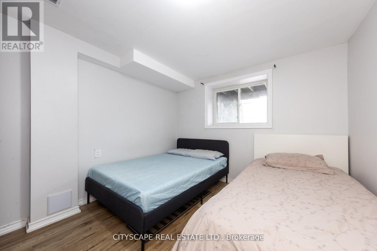 121 CRAFTER CRESCENT - 42